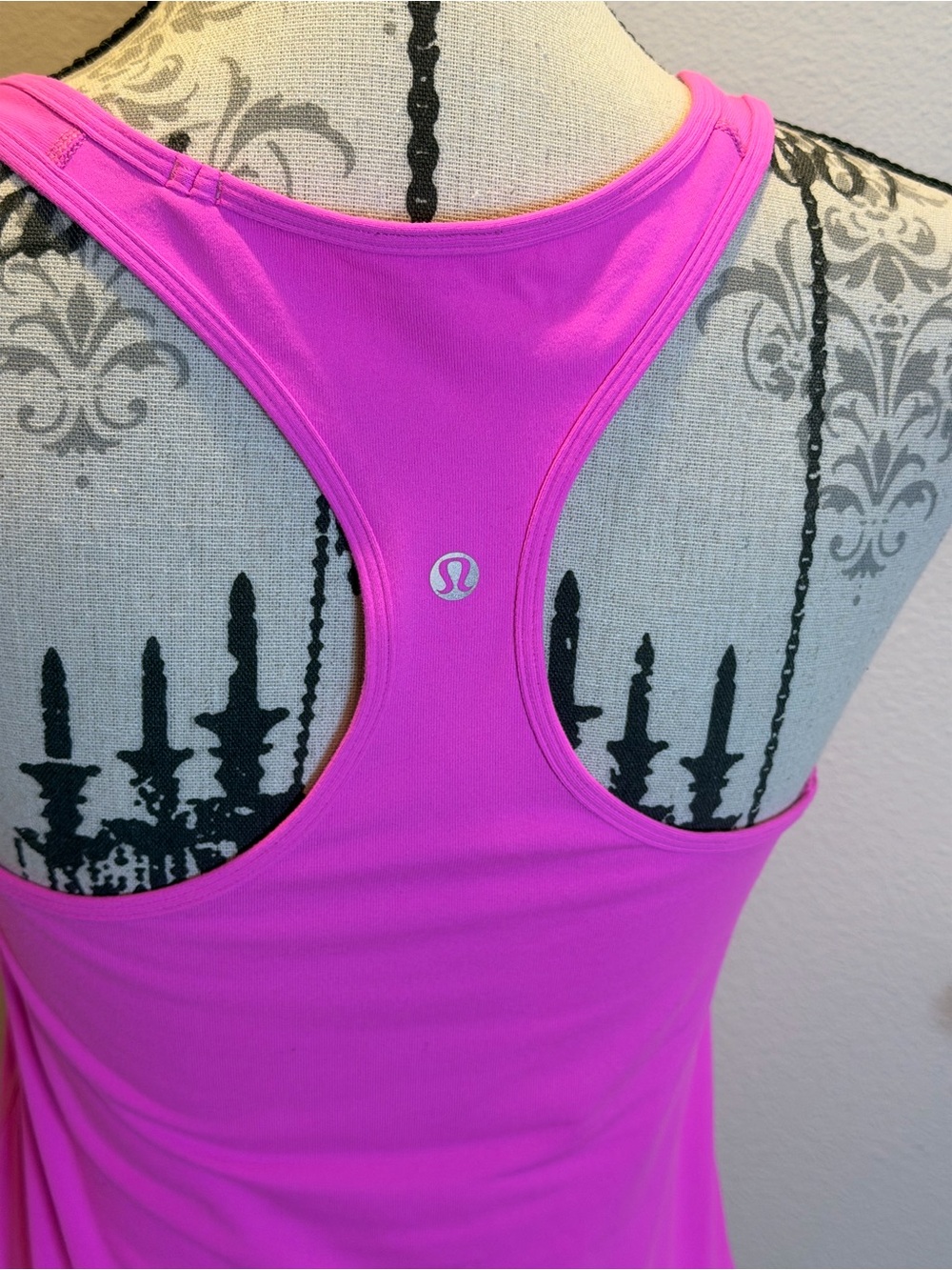 Lululemon Sz. 8 Cool Racerback Tank, Older Design-Hits at Low Hip, Hot Pink - Picture 5 of 8